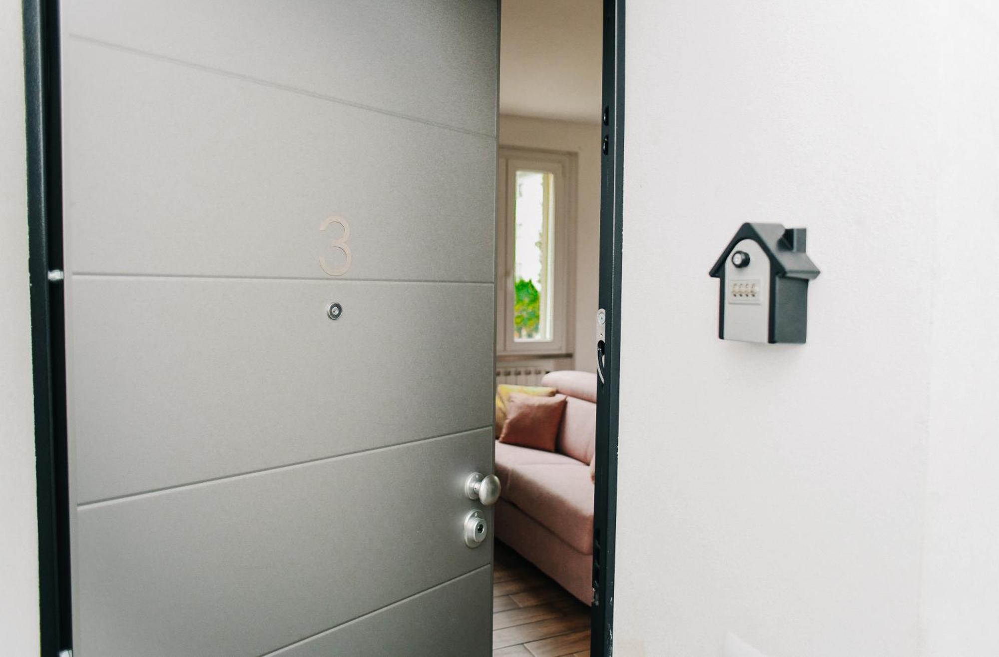Lora Diamond Suite ,Free Parking, Self Check In,3 Комо Экстерьер фото